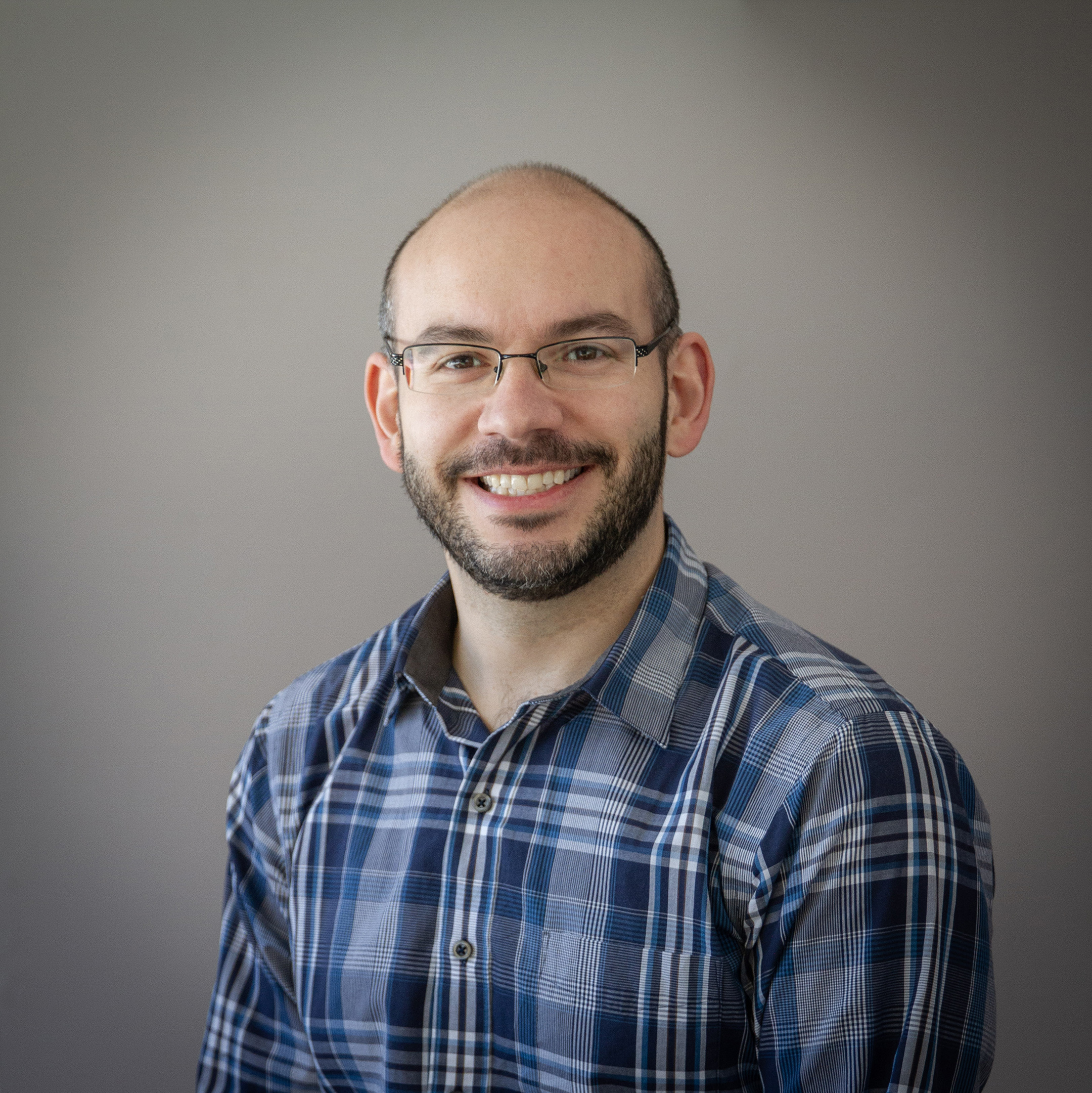 Headshot of Paulo Fernandes